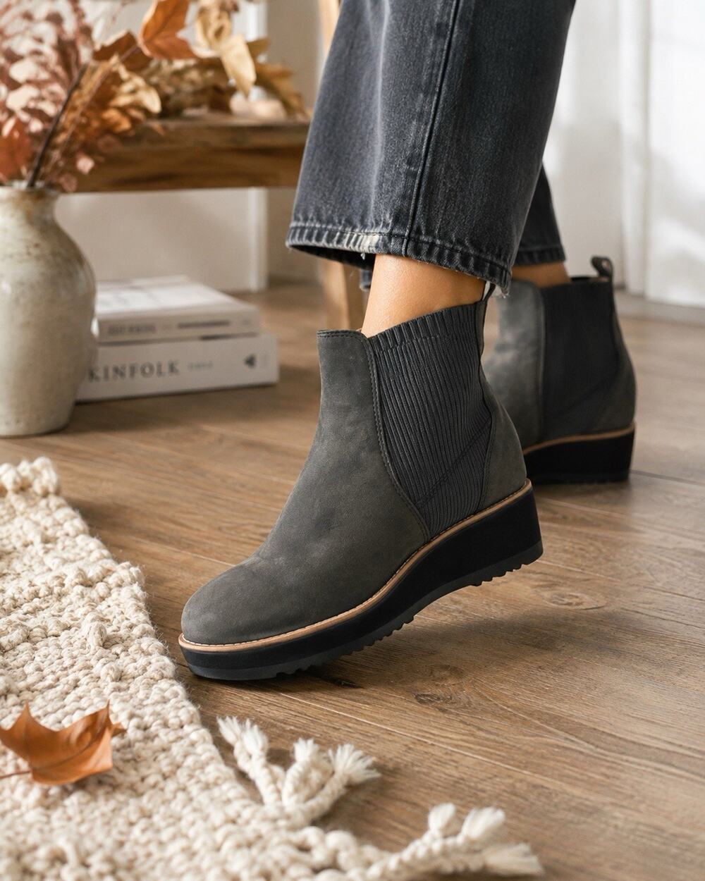 Eileen Fisher Lilou Chelsea Boots Women 8 Black Nubuck Wedge Booties $275